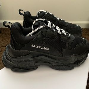 TRIPLE S BALENCIAGAS - BLACK